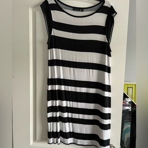 Cap sleeved tshirt dress